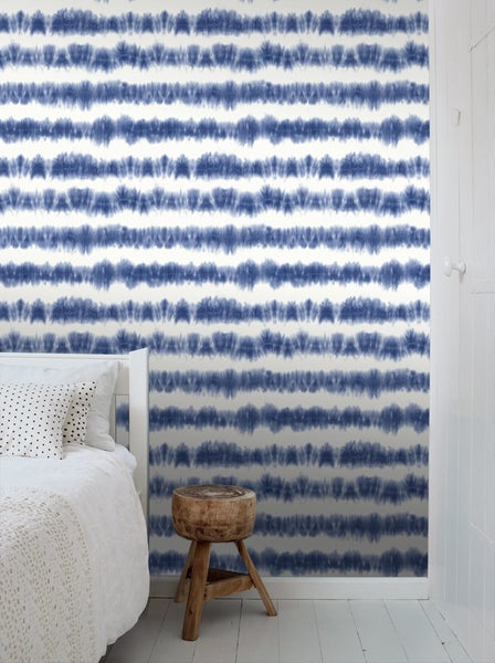 ESTAhome Tapete horizontale Tie-Dye Shibori Streifen Indigoblau und Weiß - 53 cm x 10.05 m - 148689