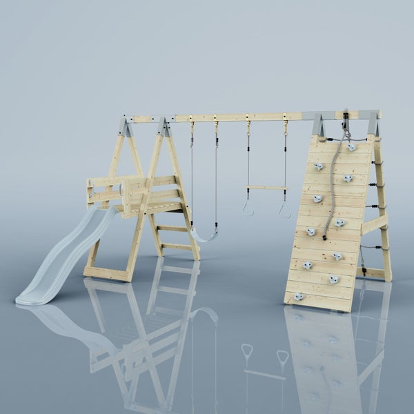 Spielturm aus Holz mit Rutsche, Schaukel, Trapez mit Ringen und Kletterwand inklusive Klettertau.