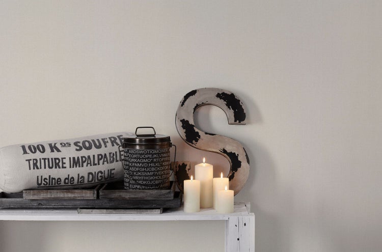 Leitpfosten mit Fußplatte und retroreflektierendem Band