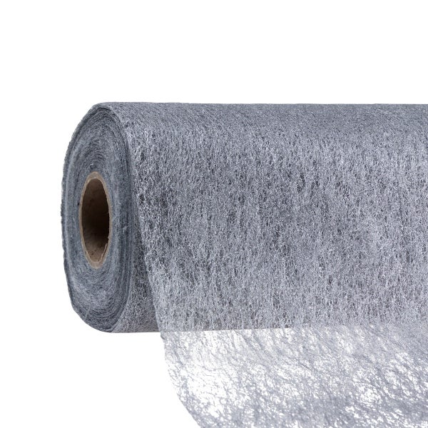 Rolle mit grauem Drainagevlies oder Unkrautvlies aus Fasergewebe für den Gartenbau.