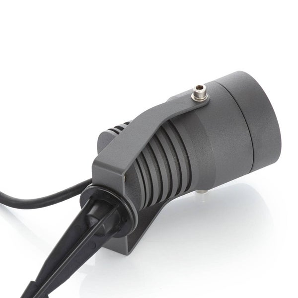 Gartenstrahler mit Erdspieß, schwenkbarer Leuchtenkopf, dunkelgraues Metall.