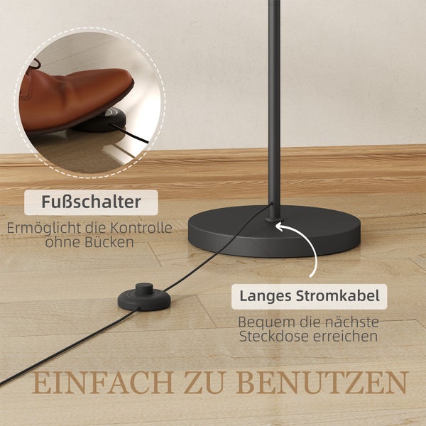 Stehlampe mit magnetischer Fernbedienung neben einem Sofa