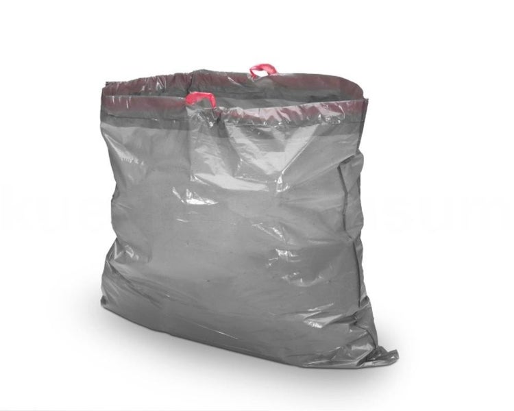 Grauer Müllsack aus Kunststoff mit Zugband.
