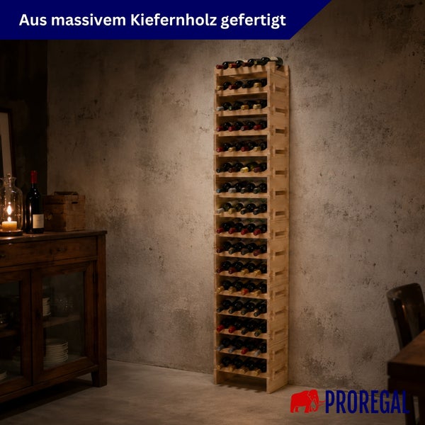 Hohes, schmales Weinregal aus massivem Kiefernholz, gefüllt mit Weinflaschen, an einer rustikalen Wand.