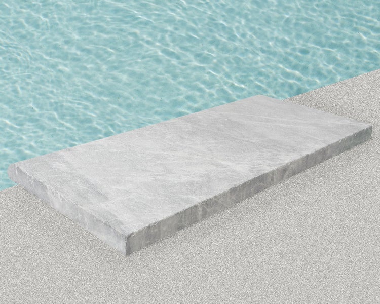 Wohnrausch Marmor Poolumrandung Beckenrandstein MIRA GREY, 61 x 30 x 3 cm, 1 Rundkante, sandgestrahlt, hellgrau