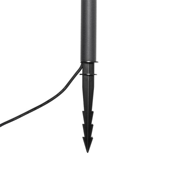 Schwarzer Erdspieß aus Kunststoff für Außenbeleuchtung mit angeschlossenem Stromkabel.