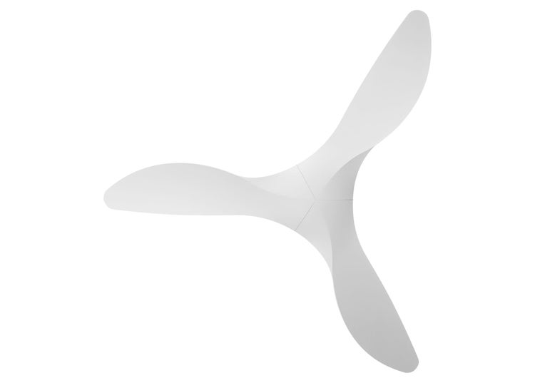 Drei geschwungene Deckenventilatorflügel in moderner Optik.