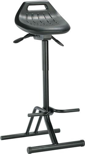 Bosch Expert Lochsäge in der Hand mit Arbeitshandschuhen