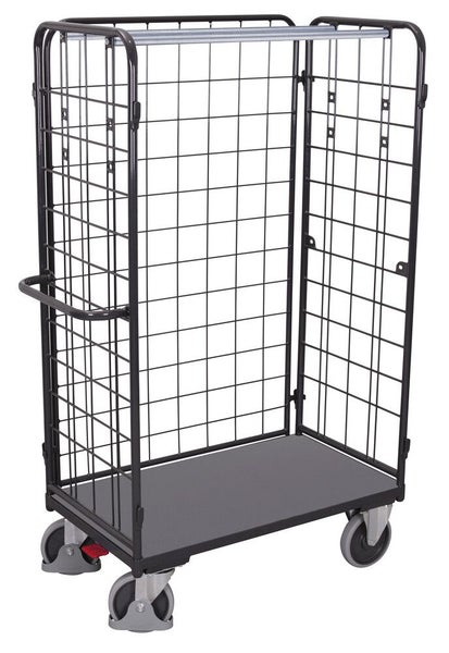 Schwarzer Rollbehälter aus Metall mit drei Gitterwänden, Querstange, Schiebegriff und vier Lenkrollen auf einer Bodenplatte.