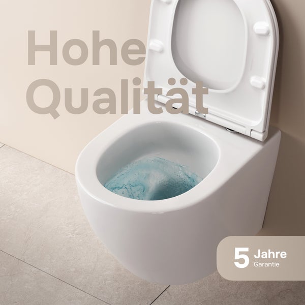 Wandhänge WC aus Keramik mit Toilettensitz und Spülvorgang inklusive fünf Jahren Garantie.