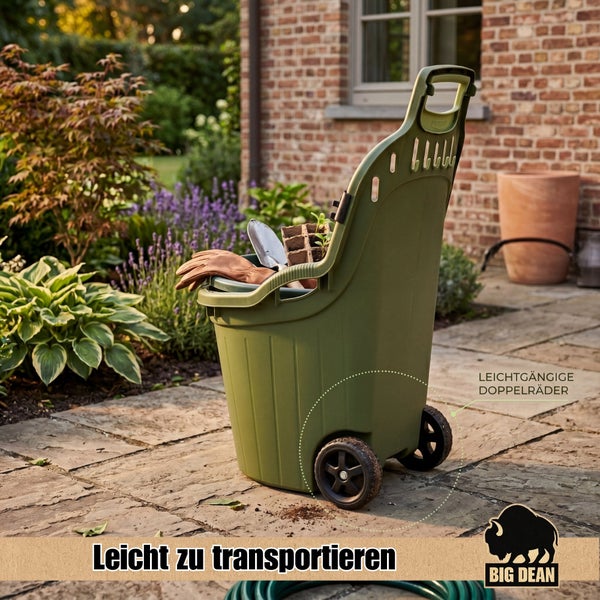 Mobiler Gartenwagen mit Rollen, ideal für den Transport von Gartenabfällen und Werkzeugen, steht auf einer Terrasse vor einem Backsteinhaus.