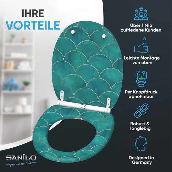 Toilettensitz mit Fischschuppen Muster und Sanilo Logo sowie Produktvorteilen wie einfache Montage und Abnehmbarkeit per Knopfdruck.