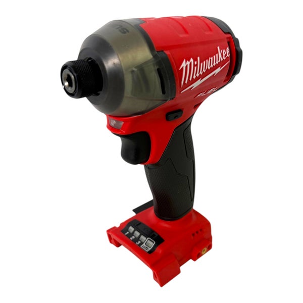 DeWalt Ladegerät DCB115 inklusive zwei 18 Volt 5,0 Amperestunden Lithium-Ionen-Akkus.