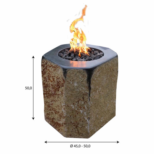 Gaskamin aus Naturstein mit Lavasteinen und brennender Flamme, Höhe 50,0 Zentimeter, Durchmesser 45,0 bis 50,0 Zentimeter.