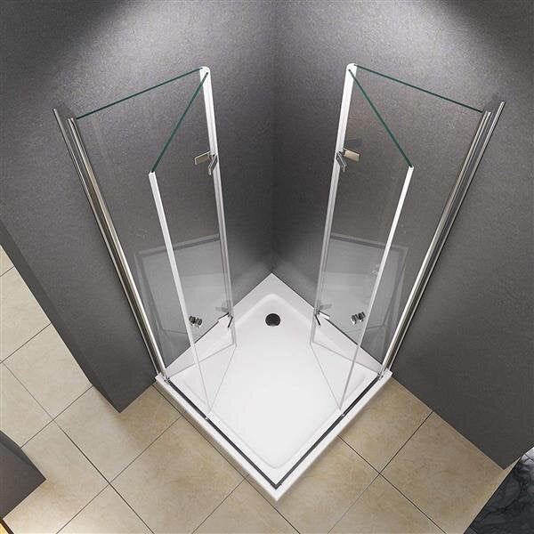 Eckdusche mit klaren Glastüren und weißer Duschwanne