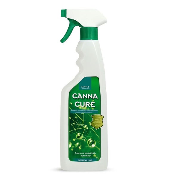 Eine Sprühflasche mit Canna Cure Pflanzenstärkungsmittel zur Pflege und zum Schutz von Pflanzen.