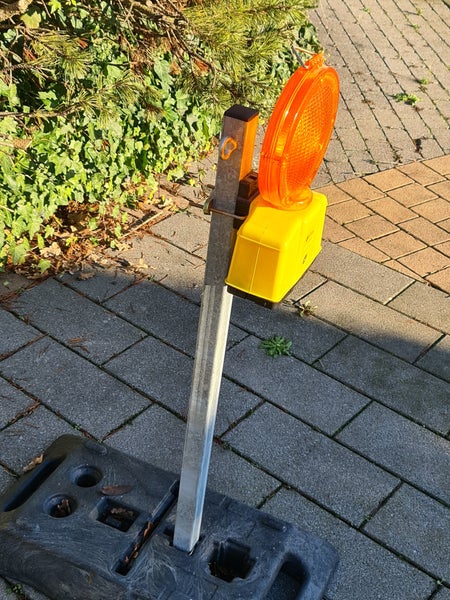Warnleuchte Baustellenleuchte gelb LED + 1 x 50Ah Luft-Sauerstoff Batterie