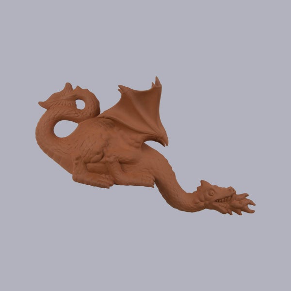 Garten-Dekofigur Drache aus Ton mit Flügeln.