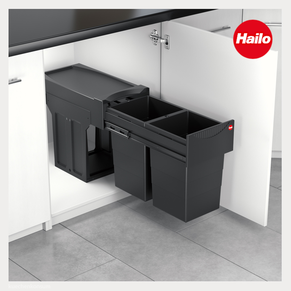Hailo ausziehbarer Einbau-Abfalleimer mit zwei Behältern zur Mülltrennung im Küchenschrank. Hailo Logo.