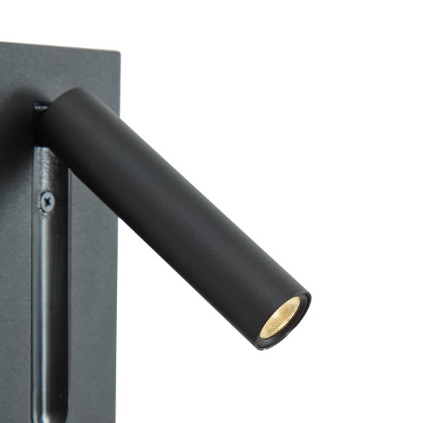 Verstellbare LED-Wandleuchte in Schwarz mit zylindrischem Spot und rechteckiger Montageplatte.