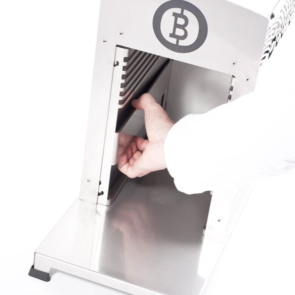 Handtuchhalter in U-Form aus gebürstetem Edelstahl mit Befestigungsplatte.