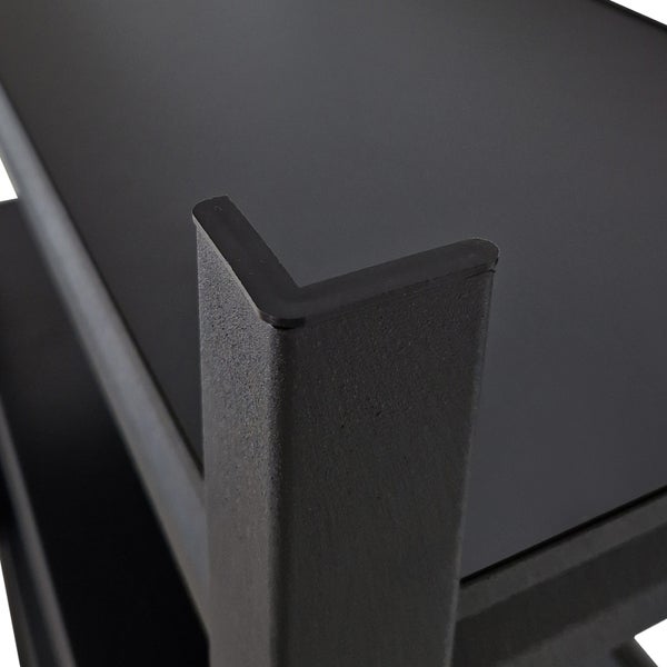 Detailansicht eines Regals mit stabiler Bauweise