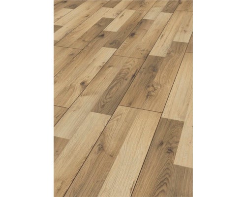 Verlegtes Laminat imitiert Holzbodenoptik