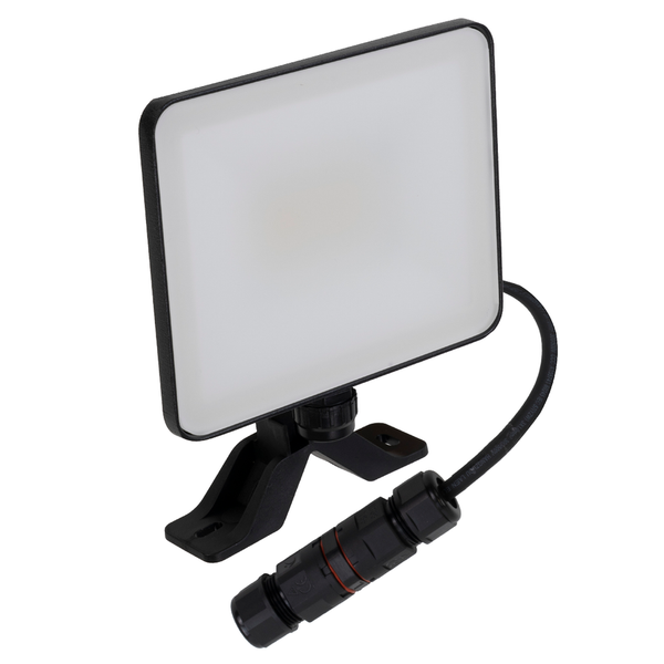 LED-Strahler mit Anschlusskabel und Befestigung