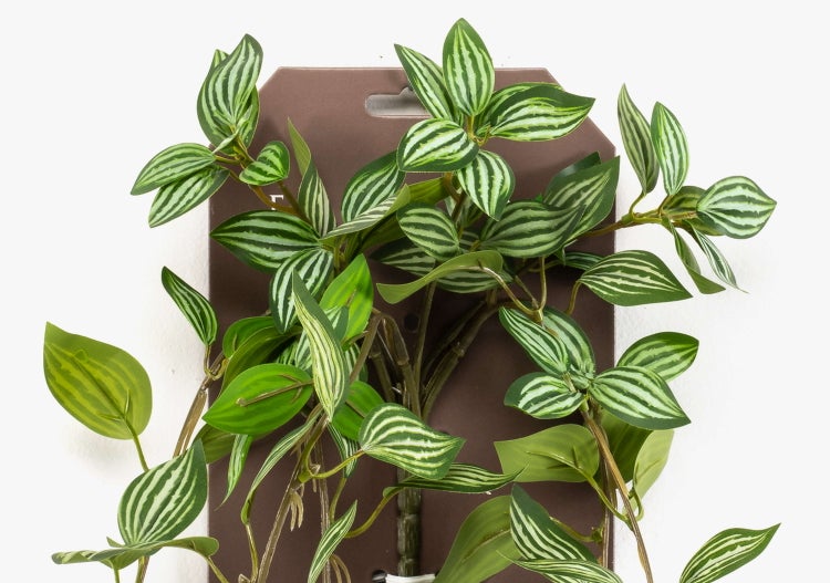 Künstliche Pflanzenwand, quadratisches Paneel mit verschiedenen Kunstpflanzen zur Wandgestaltung.