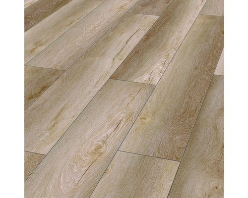 Nahaufnahme von Paneelen mit Holzoptik für Bodenbeläge