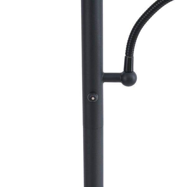 Detailansicht einer schwarzen Stehlampe mit flexiblem Arm