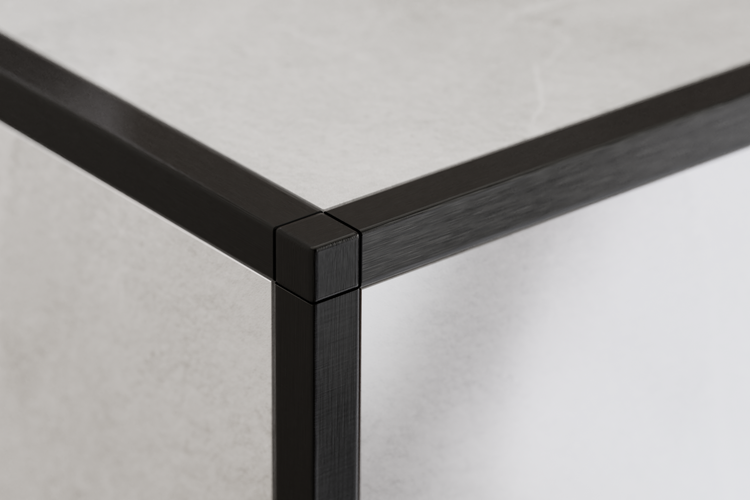 Detailaufnahme eines Eckprofils mit Eckverbinder
