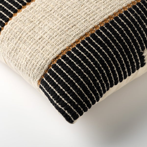 Dekorative Vase mit strukturierter Oberfläche