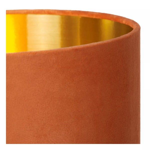 Nahaufnahme eines Lampenschirms mit Textur auf der Außenseite und Innenbeschichtung