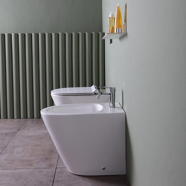 Bidet und WC, bodenstehend, modern und elegant | Blues