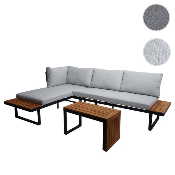 Garten-Lounge-Set aus schwarzem Metall und Holz, bestehend aus einem Ecksofa mit seitlichen Ablagen, grauen Polstern und einem passenden Tisch.
