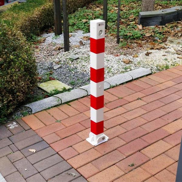 UvV Absperrpfosten Comfy 70x70mm klappbar Dreikant DIN3223 Stahl feuerverzinkt pulverbeschichtet / ohne Kettenöse Weiß