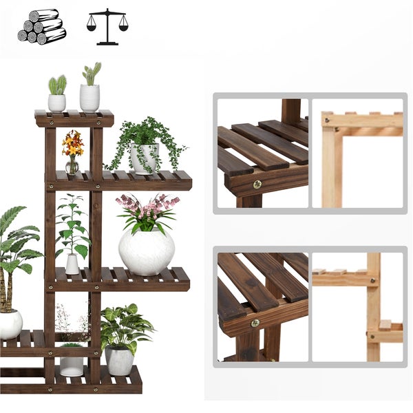 Mehrstöckiges Pflanzenregal aus Holz mit Pflanzen in Töpfen
