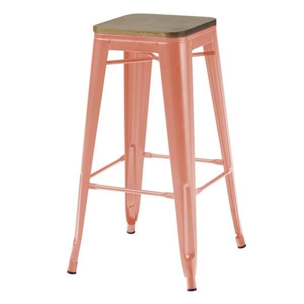 Barhocker aus Metall in lachsfarben mit einer quadratischen Sitzfläche aus dunklem Holz und integrierter Fußstütze.