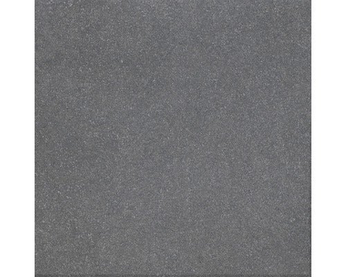 Büroraum mit Glaswänden und quadratischen Deckenleuchten