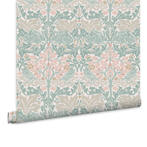Vliestapete mit floralem Muster und Tiermotiven wie Hasen und Vögeln im Jugendstil Design.