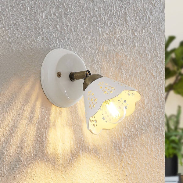 Lindby Strahler Efgenia (Landhaus, Vintage Rustikal) in Weiß aus Keramik (1 flammig E14) - Deckenlampe Deckenleuchte Lampe Spot Wohnzimmerleuchte
