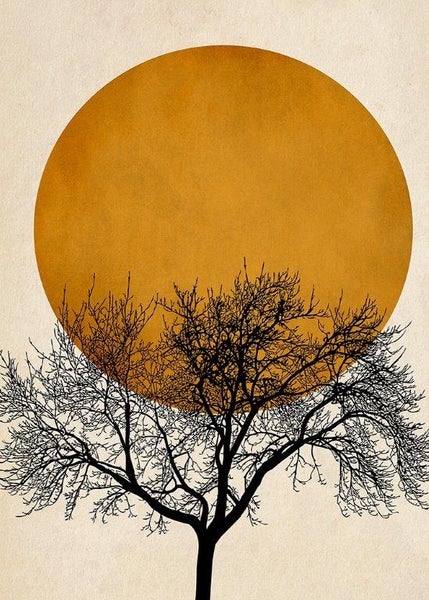 Wandbild mit der schwarzen Silhouette eines blattlosen Baumes vor einem großen ockerfarbenen Kreis.