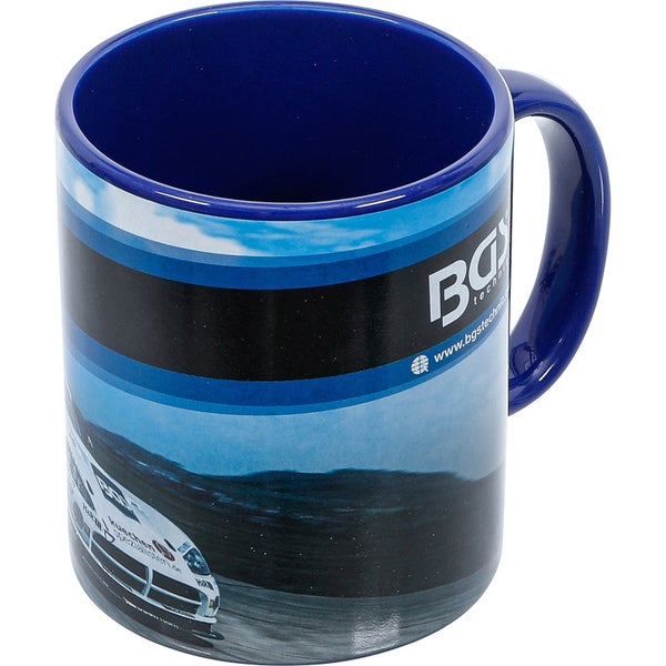 Keramikbecher mit BGS Technik Logo und Rennwagen Motiv