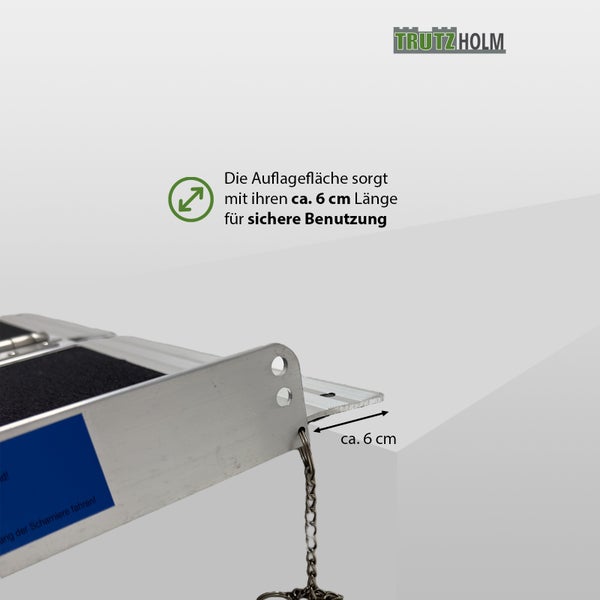 Detailansicht einer Trutzholm Rollstuhlrampe, die eine Auflagefläche von circa 6 cm für sichere Benutzung zeigt.