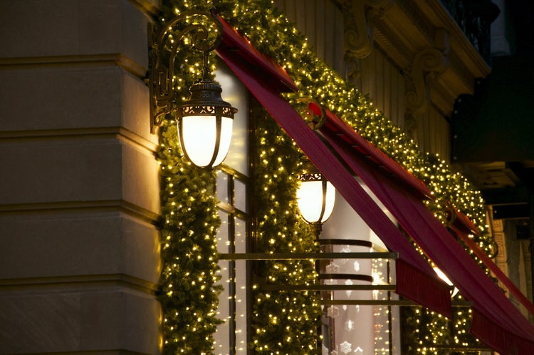 Girlande Weihnachten künstlich undekoriert grün Narnia 270 cm mit LED Beleuchtung
