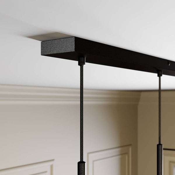 Deckenleuchte mit Aufhängung