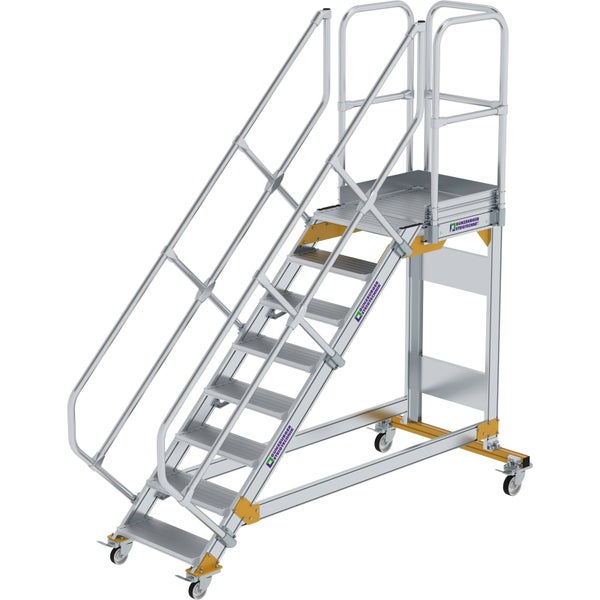 Mobile Aluminium-Plattformtreppe mit sieben Stufen, beidseitigem Handlauf, Sicherheitsgeländer und vier feststellbaren Lenkrollen.