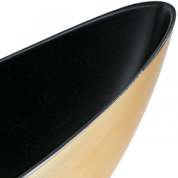 Detailansicht eines Pflanzgefäßes mit Innenraum