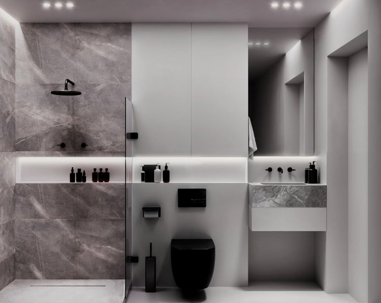 Helles Badezimmer mit Dusche, Toilette und Waschbecken